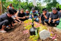 Ida Bagus Nugroho (paling kanan).