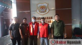 BPS mengenakan rompi tahanan kejaksaan 01.