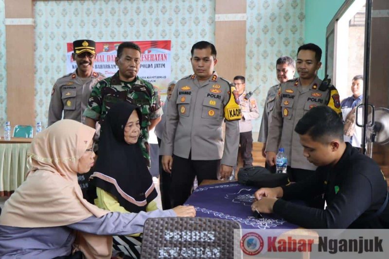 Pengobatan Gratis yang Dilakukan di Polres Nganjuk