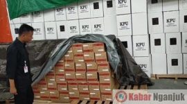 penerimaan surat suara yang langsung disimpan di Gudang Logistik