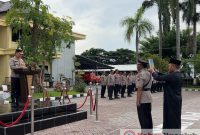 Sumpah jabatan yang dilakukan oleh Kapolsek Loceret baru, Iptu Triono.