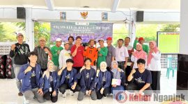 Mahasiswa Kuliah Kerja Nyata Tematik Inovasi (KKN-T Inovasi) IPB University yang
ditempatkan di Desa Mojorembun, Kecamatan Rejoso, Kabupaten Nganjuk