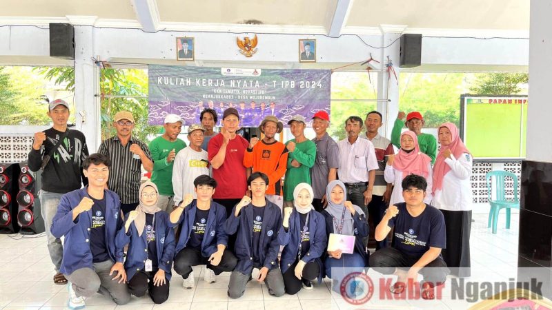Mahasiswa Kuliah Kerja Nyata Tematik Inovasi (KKN-T Inovasi) IPB University yang
ditempatkan di Desa Mojorembun, Kecamatan Rejoso, Kabupaten Nganjuk