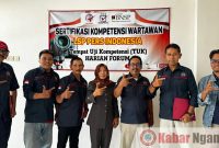 LSP Pers Indonesia Serahkan Sertifikat Kompetensi Wartawan Kepada Lima Kabiro Radar Indonesia