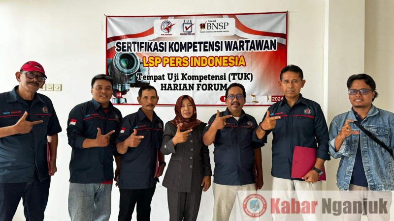 LSP Pers Indonesia Serahkan Sertifikat Kompetensi Wartawan Kepada Lima Kabiro Radar Indonesia
