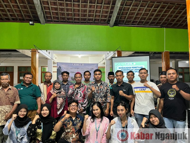 Foto bersama Mahasiswa KKNT Inovasi IPB University