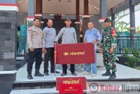 Suardi Rochim (PT. Profound Indonesia) saat giat jumat berkah di Kecamatan Rejoso