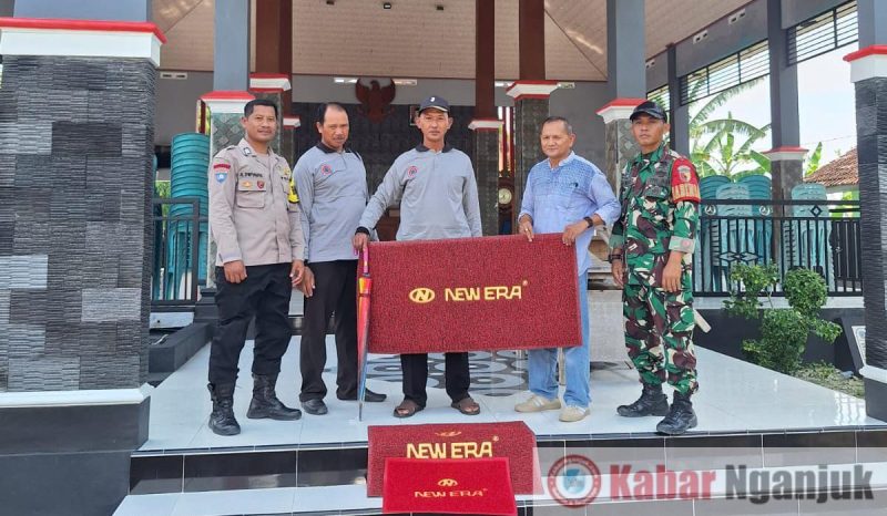 Suardi Rochim (PT. Profound Indonesia) saat giat jumat berkah di Kecamatan Rejoso